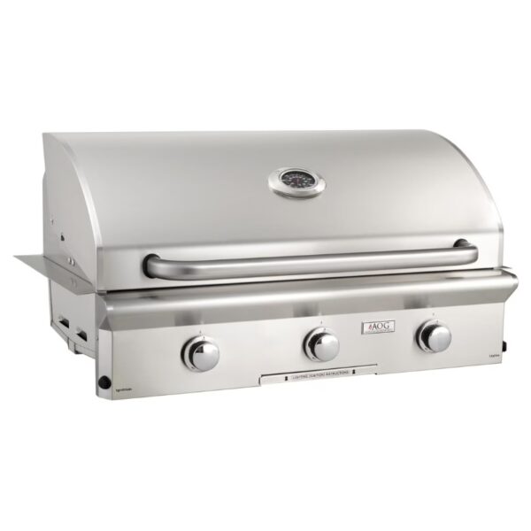 Stainless steel gas grill with three burners and built-in temperature gauge, ideal for outdoor cooking and barbecues.