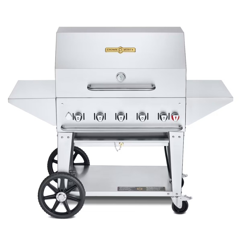 35427520-406f-479f-8dc1-17a67d180787.jpg Stainless steel gas grill with five burners, side shelves, and large wheels for mobility. Ideal for outdoor cooking and barbecues.